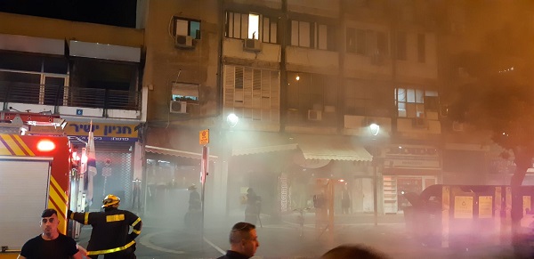 שריפה בחנות מתחת לבניין מגורים בנתניה