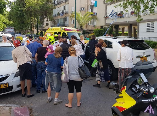 ילד בן 8 נפגע בראשו מרכב חולף 