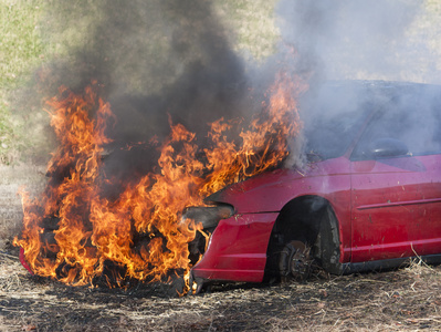 מכונית בוערת חשד: רכבו של שחקן עבר במכבי נתניה הוצת