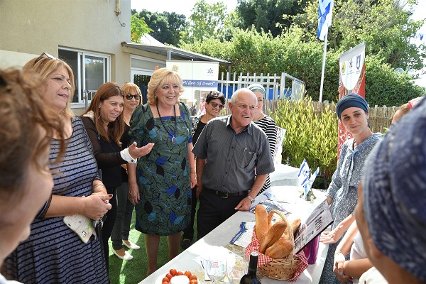 שר העבודה והרווחה בביקור בעיר שר העבודה והרווחה יתקצב את היחידה לעולי צרפת בעיר