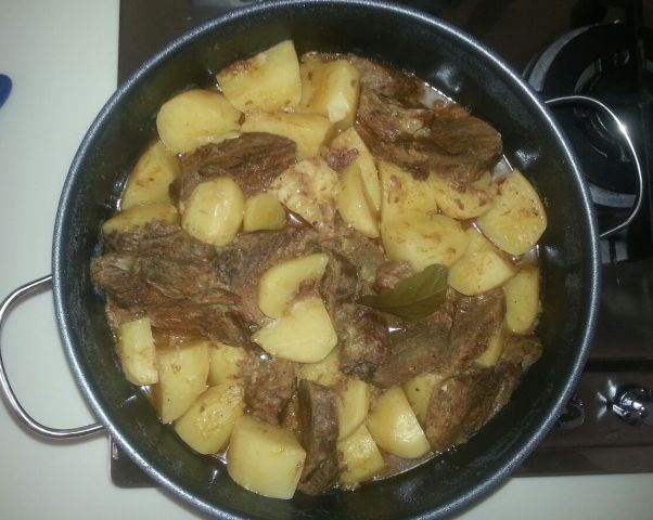 אוכל ומתכונים - צלי בקר עם תפוחי אדמה וערמונים