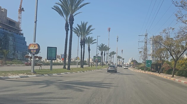  סכנה בכבישים: סימוני כביש מחוקים בנתניה
