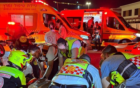 נתניה: רוכב אופניים חשמלים נפצע בינוני בתאונה נתניה: רוכב אופניים חשמלים נפצע בינוני בתאונה