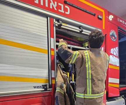  שריפה בחניון קניון עיר ימים בנתניה