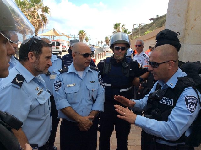 מבזקים - תרגיל חרום לאומי בחופי הים בנתניה