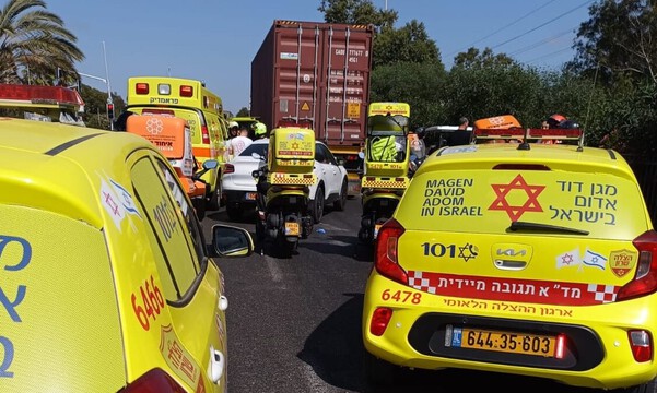  נער נפצע לאחר שנפגע ממשאית בעת שרכב על קורקינט בנתניה