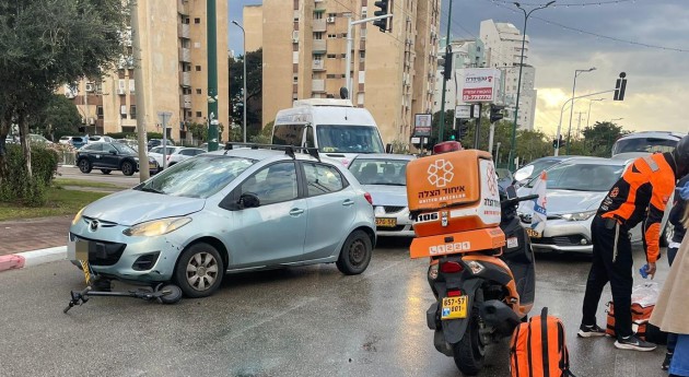  צומת פולג: רוכב קורקינט חשמלי נפצע בינוני מפגיעת רכב