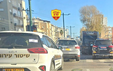 ילד בן 4 נפגע ממשאית ברחוב פתח תקווה בנתניה 