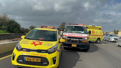 רוכב אופנוע נפגע מרכב בכביש 6 לדרום סמוך לבת חפר