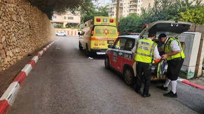 גבר בן 65 נמצא ללא רוח חיים בדירה בנתניה