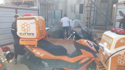 פועל נפל מגובה במהלך עבודתו באתר בנייה בנתניה