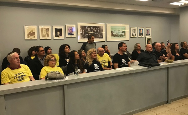 מרים פיירברג איכר מצטרפת למאבק להזזת אסדת הגז