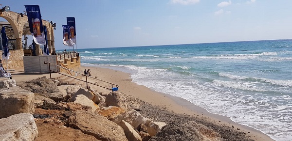 חוף בלוביי | צילום: חזי ויסוקי עתירתו של חבר המועצת רן אלוש נגד עיריית נתניה נמחקה