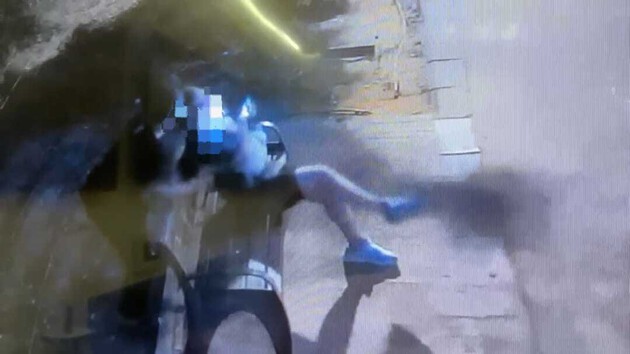 כתב אישום: הטיח אבן בראשה של אישה ללא סיבה כתב אישום: הטיח אבן בראשה של אישה ללא סיבה