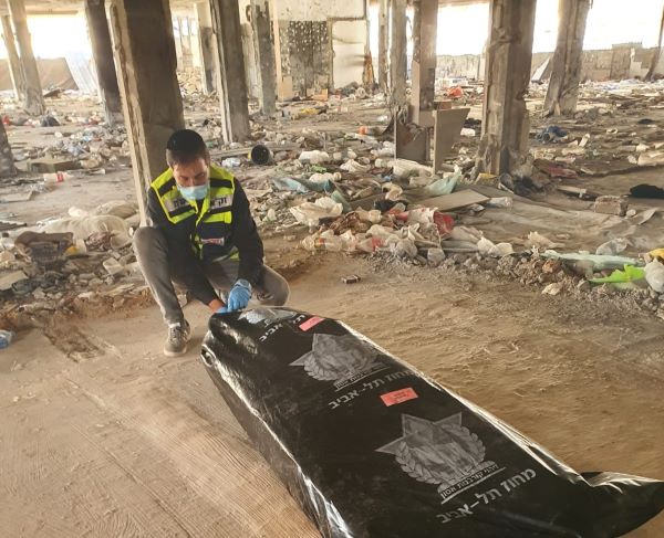 זירת האירוע | צילום: זק"א  גופת גבר כבן 40 נמצאה בנתניה