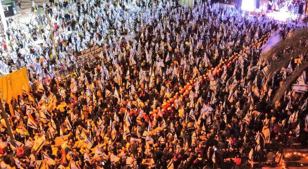  מעל 20,000 מפגינים בנתניה נגד המהפכה המשפטית 