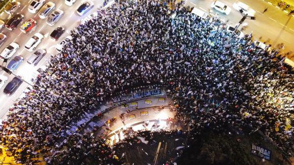  7000 מפגינים בנתניה נגד המהפכה המשפטית   