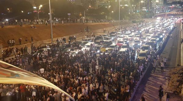 מחאת "צדק לרפאל" ממשיכה עם הפגנה בקפלן מחאת "צדק לרפאל" ממשיכה עם הפגנה בקפלן
