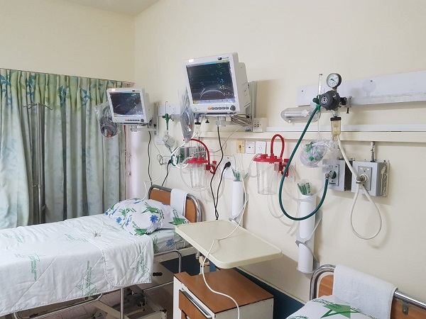ארכיון | מחלקת קורונה בבית חולים לניאדו יולדת הגיעה לבית חולים לניאדו כשמצבה קשה