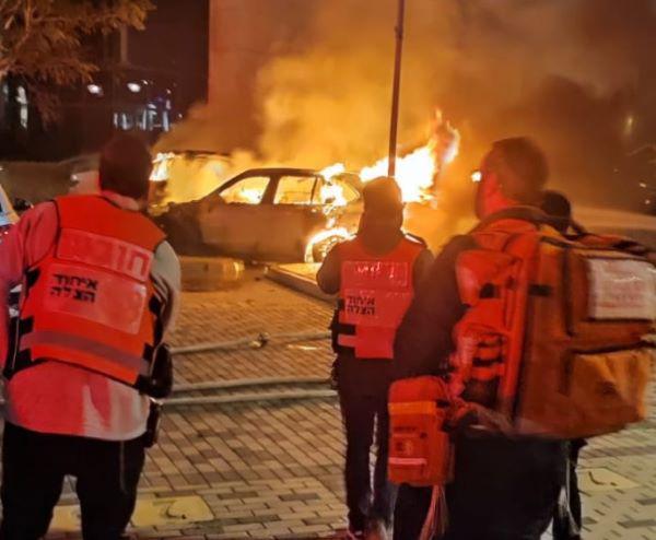 חדשות מקומיות - מסר לקבלן בנתניה - רכב התפוצץ בחניית הבניין