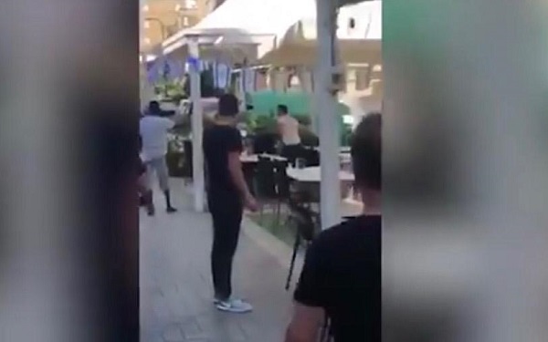 קטטה בקפה לונדון בנתניה בגלל חילול השבת