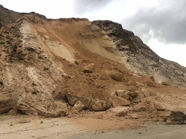 המצוק שקרס מצוק קרס דרומית לפולג, בנס לא היו נפגעים