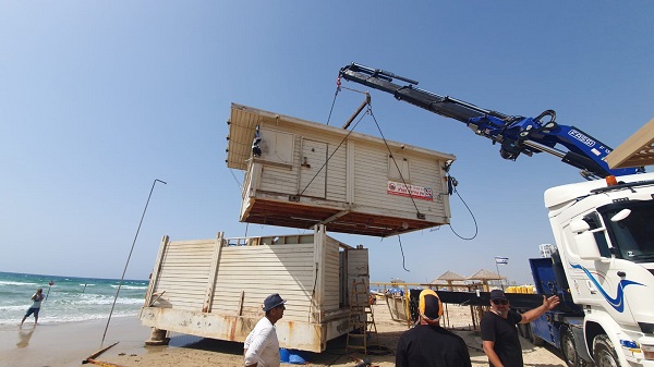 הסרת סוכת המציל  סוכת המציל בחוף פולג דרום תסגר