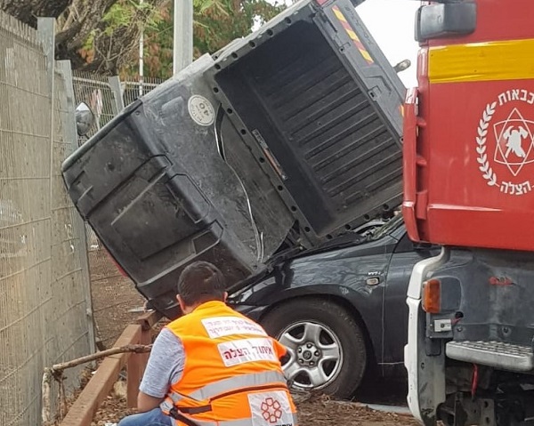 צילום: דוברות איחוד הצלה שני צעירים התהפכו עם רכב שטח בסמוך לתל מונד