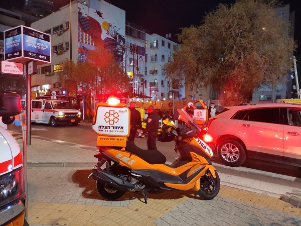 בן 70 נפגע מרכב בכיכר העצמאות בנתניה