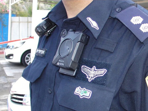 חידוש: מצלמות גוף יינתנו לפקחים ולשוטרים העירוניים בנתניה חידוש: מצלמות גוף יינתנו לפקחים ולשוטרים העירוניים בנתניה