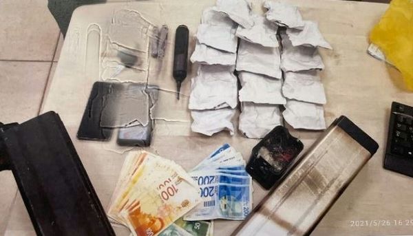 הסמים שנתפסו | צילום: משטרת ישראל  תושב נתניה נאשם בסחר סמים לבני נוער