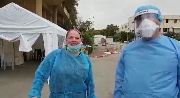 מטופלת מנתניה שהחלימה מקורונה שוחררה הביתה