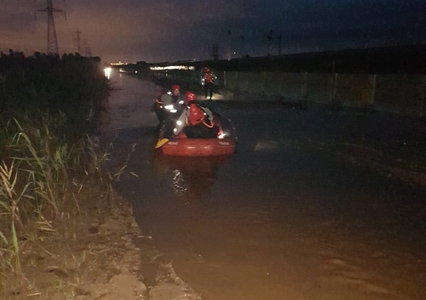 צילום: כיבוי והצלה כוחות כיבוי והצלה חילצו לכוד משלולית בסמוך לבית יהושע