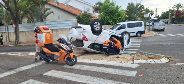  שני פצועים בתאונה ברחוב שפרינצק בנתניה