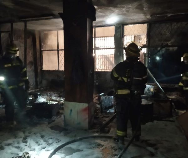 חדשות מקומיות - שריפה פרצה בדירה במרכז נתניה