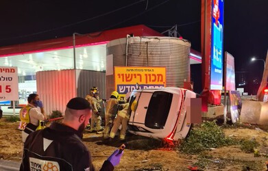 התהפך עם הרכב ונתקע בשלט הסמוך למחלף האר"י