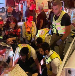 נתניה: בן 50 נפצע בתאונה בין שלושה כלי רכב