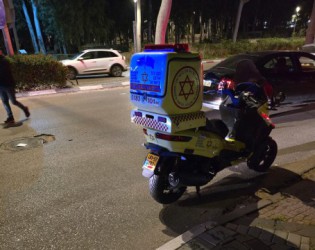נתניה: רוכב אופנוע נפצע בינוני בתאונת דרכים