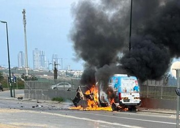 נעצר חשוד במעורבות בהשלכת מטען חבלה השבוע בנתניה