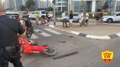 נתניה: רוכב אופנוע פצוע קשה בתאונת דרכים