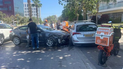 תאונה עם מעורבות שני כלי רכב בשד' טום לנטוס בנתניה