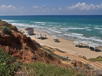 חתונה רבת משתתפים בנתניה בניגוד להנחיות