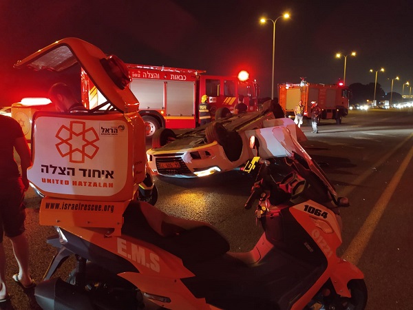 צעיר נפצע בינוני כתוצאה מהתהפכות רכבו בסמוך לוינגייט