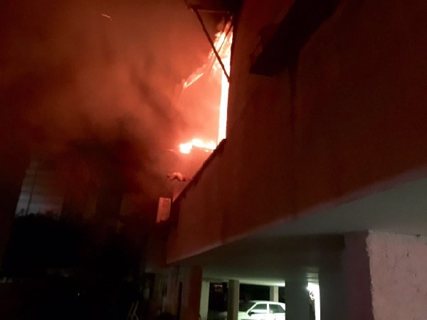 חשד להצתה: שריפת דירה ברחוב שמואל הנציב
