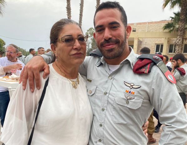 אנשים בנתניה - ארבע שנים אחרי נפילתו של בר פלח: המאבק על ההמשכיות