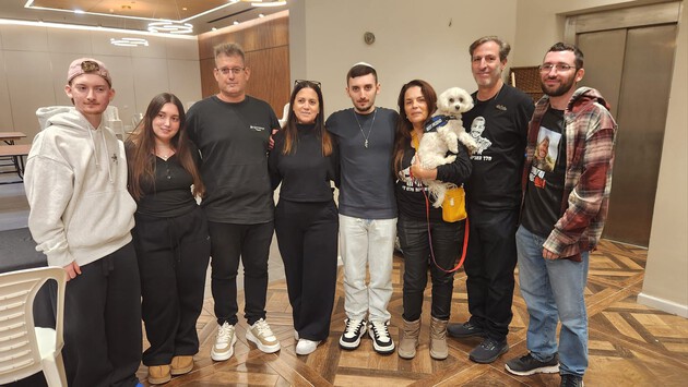 Новости Нетании - Прощание с похищенным павшим солдатом Итаем Хеном из Нетании, который был предан земле