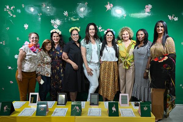 הושקה תערוכת ציורי פרחים לילדי הגנים בנתניה הושקה תערוכת ציורי פרחים לילדי הגנים בנתניה