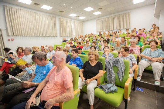  על הפעילויות הייחודיות של הקתדרה העממית בנתניה