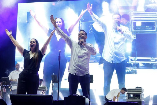 אירועים בנתניה והסביבה - עשרות אלפים חגגו ב”מסיבה בפארק” בנתניה