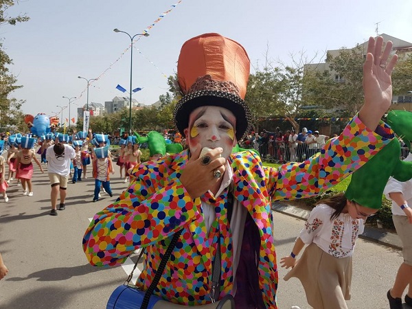 נתניה מתחפשת: סרטון מחגיגות העדלאידע